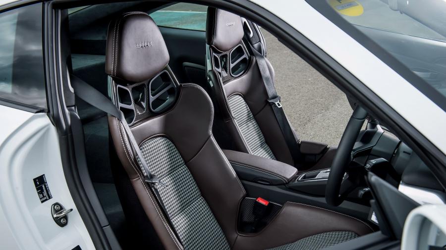 Интерьер Porsche 911 R (991) 2016 года  (UK) (фото 29 из 29)